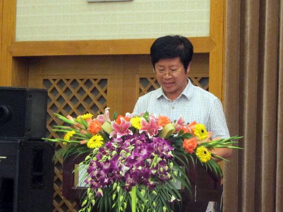 董利忠副主委做典型發言